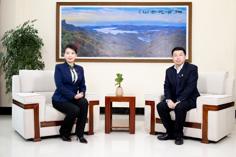 弘扬雷锋精神 为新时代明德育人